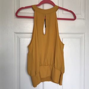 Express gold keyhole top